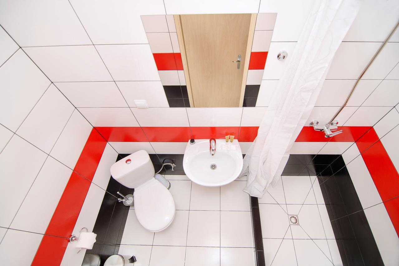 Urban Hotel Lviv Bagian luar foto