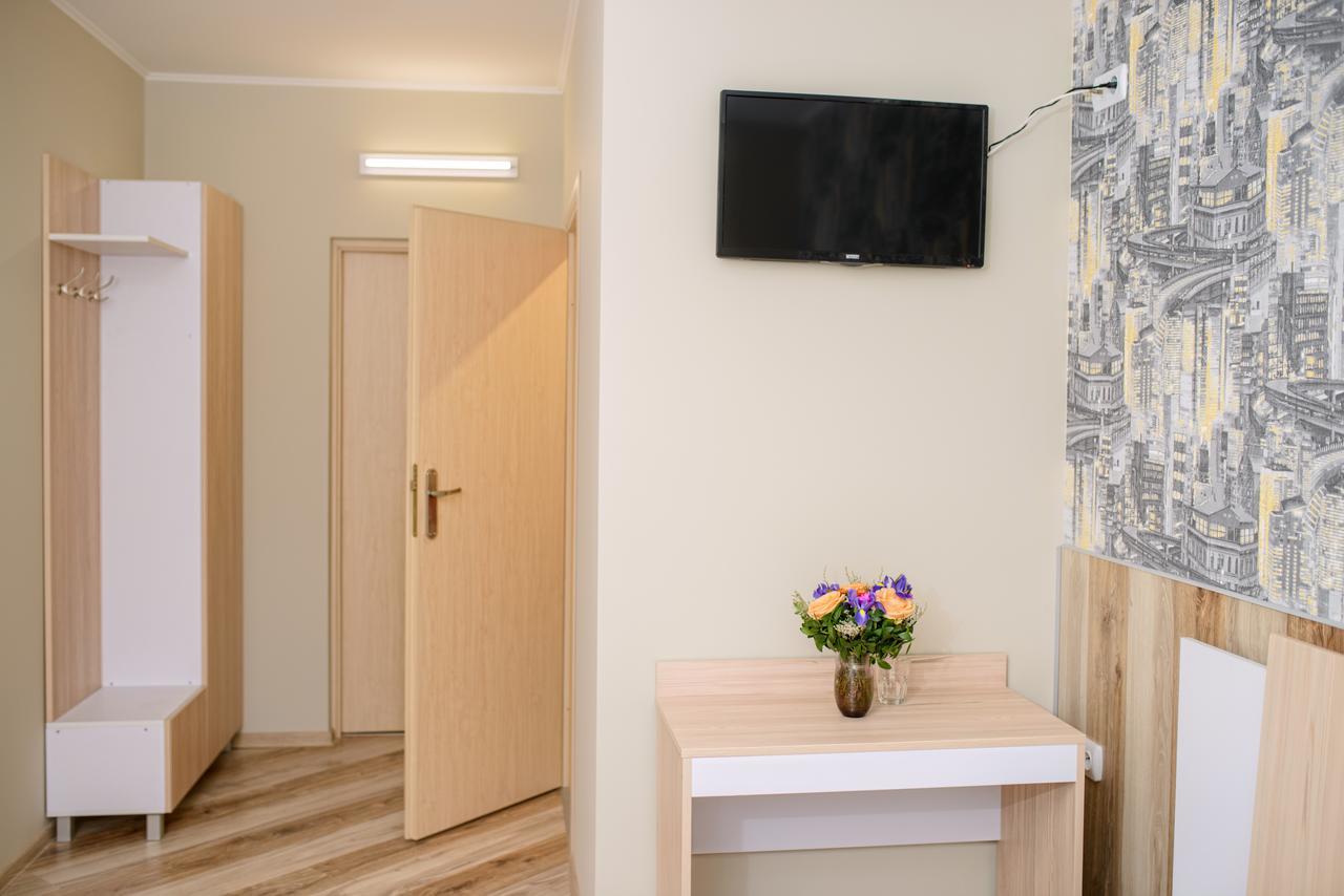 Urban Hotel Lviv Bagian luar foto
