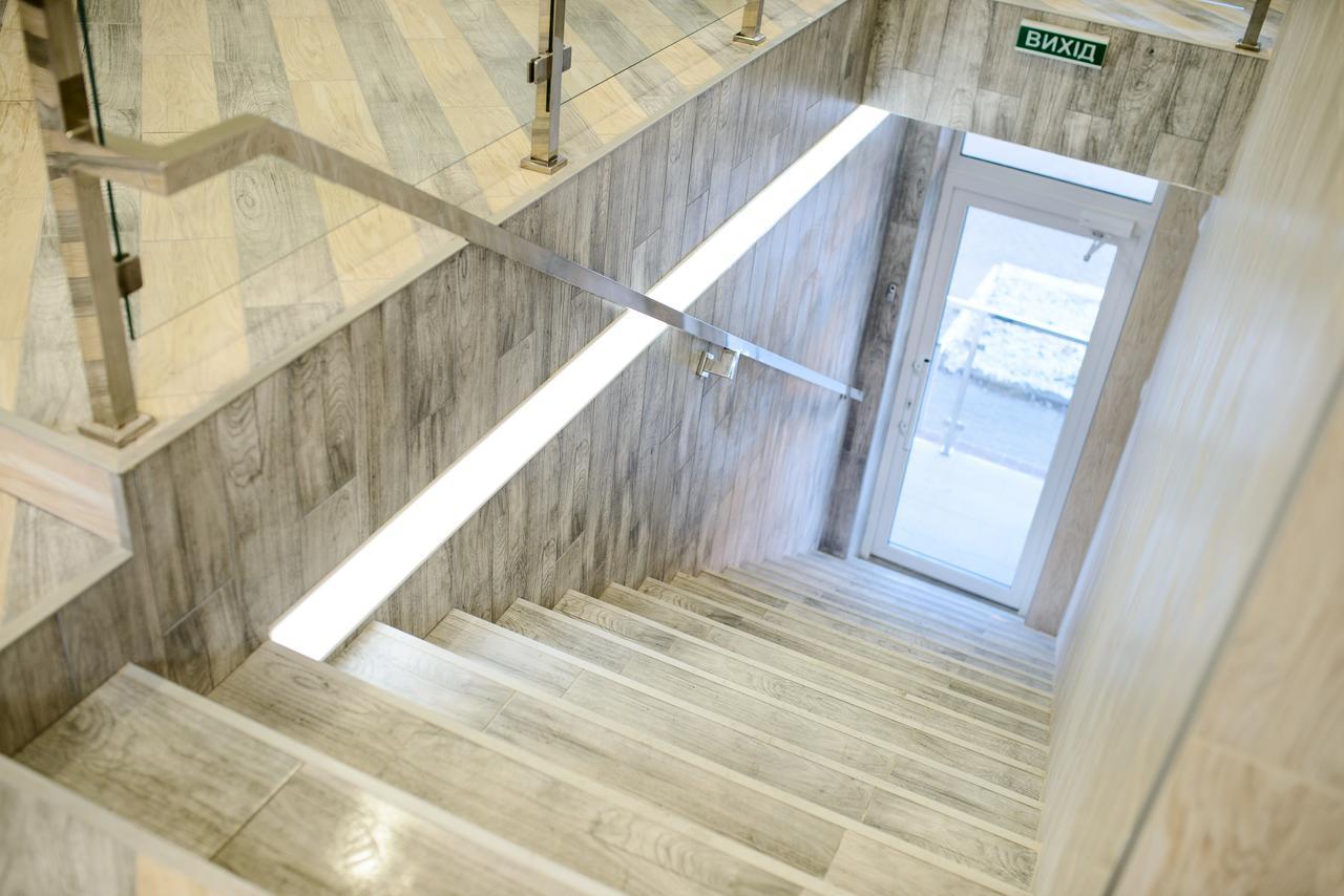 Urban Hotel Lviv Bagian luar foto