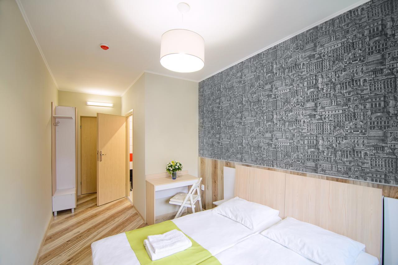 Urban Hotel Lviv Bagian luar foto