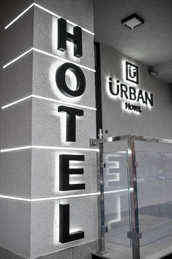 Urban Hotel Lviv Bagian luar foto